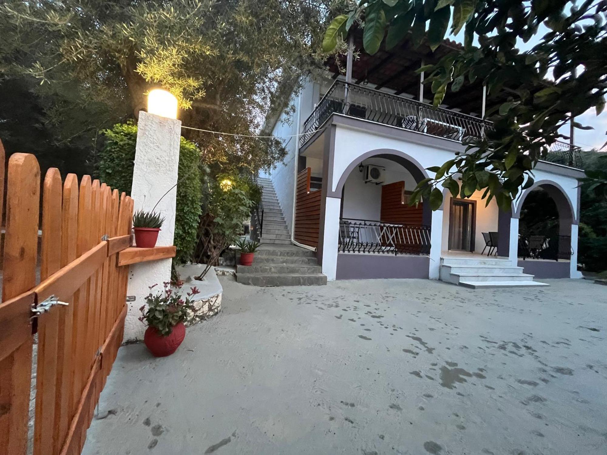 Nikos Studios Keri Bagian luar foto